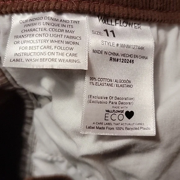 WALLFLOWER The Dad Fit High Rise Corduroy Jeans Size 11 Like New - Picture 10 of 10